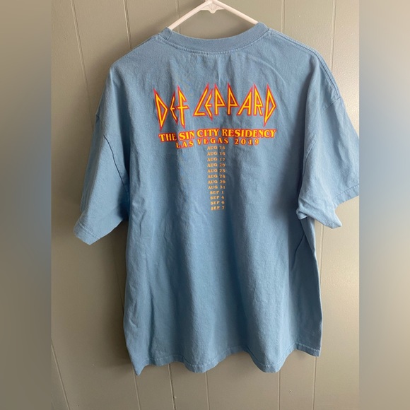 Def Leppard - Rock Brigade Las Vegas 2019 Tour T-Shirt - Picture 2 of 5